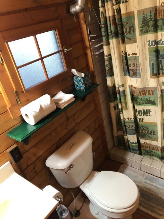 Lakeshore Lily Pad ヘイワード エクステリア 写真